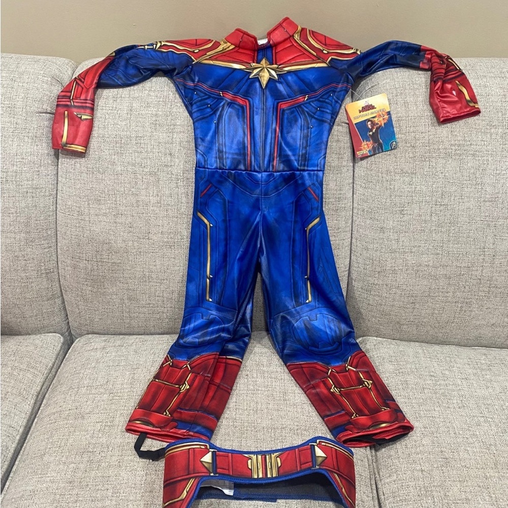 Captain Marvel girls costume. New with tags